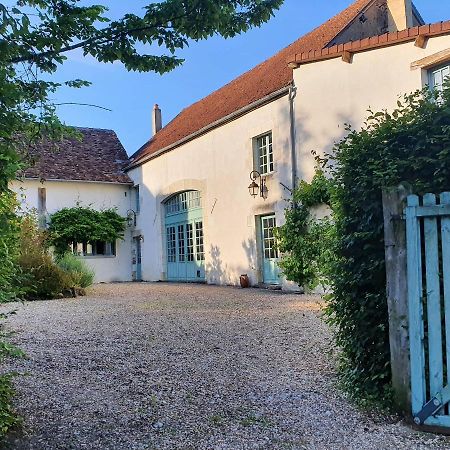 Ferme Equestre & Chambres D'Hotes Gateau Stables Proche Guedelon Saint-Amand-en-Puisaye エクステリア 写真